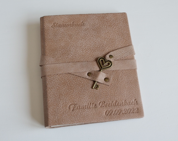 Stammbuch "Herz-Schlüssel" aus Büffelleder DIN A5, terracotta